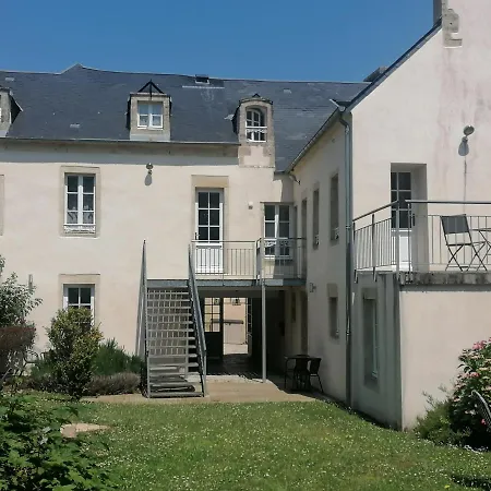 Apartment Duplex Industriel: Garden Retreat Near D-day Beaches