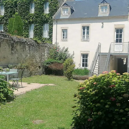 Duplex Industriel: Garden Retreat Near D-day Beaches Apartment *