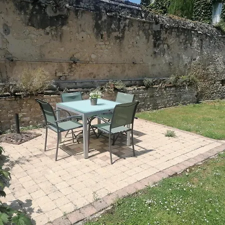 Duplex Industriel: Garden Retreat Near D-day Beaches Bayeux