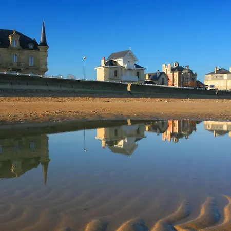 Industriel Duplex 1er Etage Centre Jardin Amenage Commun Proche Des Plages Du Debarquement Parking Gratuit A Proximite * Bayeux