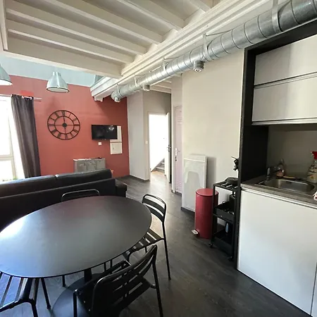 Industriel Duplex 1er Etage Centre Jardin Amenage Commun Proche Des Plages Du Debarquement Parking Gratuit A Proximite Apartamento *